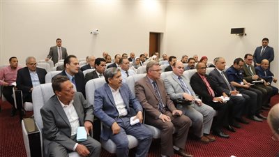 وزير الزراعة يطالب العاملين بالوزارة بالالتزام بالنظافة والحفاظ على منشآت العاصمة الإدارية 