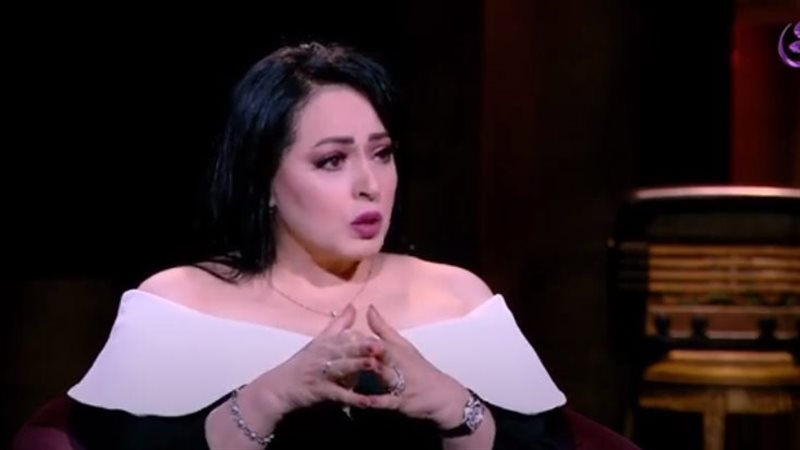 الفنانة هند عاكف