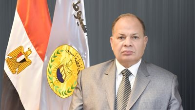  محافظ أسيوط يقدم واجب العزاء لأسقف أبنوب والفتح وأسيوط الجديدة في وفاة والده 