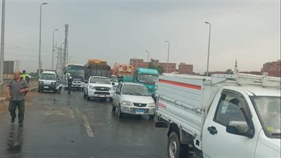 عودة الحركة المرورية لطبيعتها بعد تصادم سيارتين بزراعي بنها