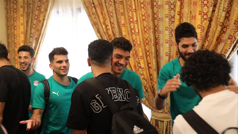 لاعبو الأهلي ينضمون