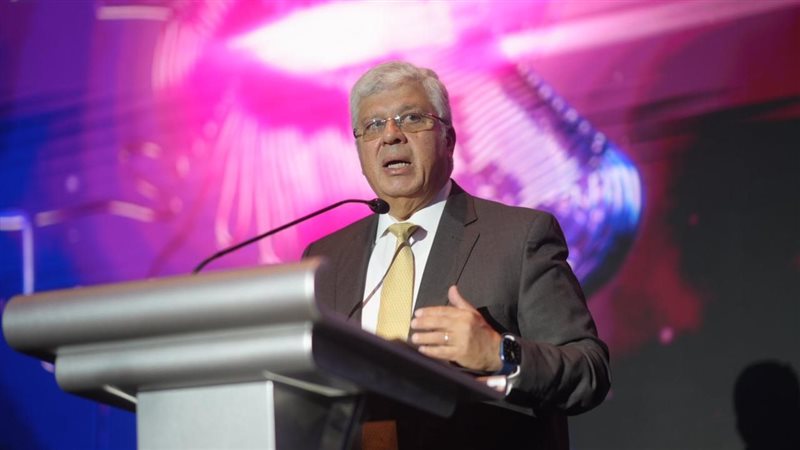 د. ايمن عاشور وزير