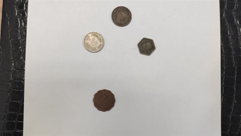 ضبط تهريب 4 عملات