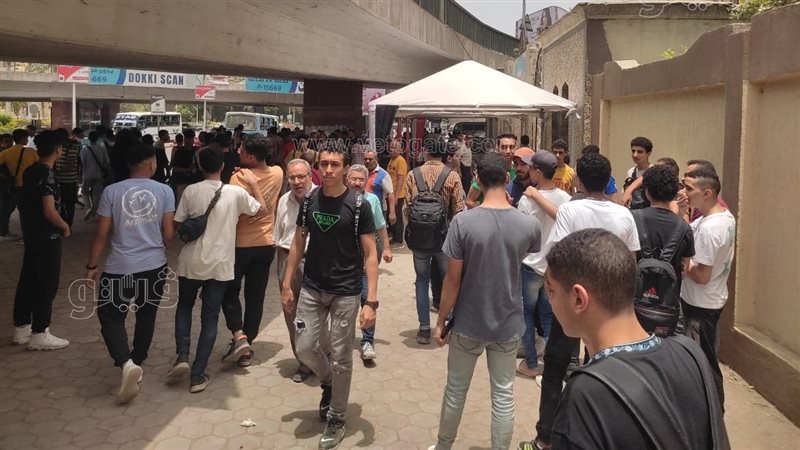 طلبة الثانوية العامة،