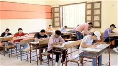 ذاكر في الصباح الباكر، اشرب كثيرا من الماء، واحذر تناول هذه الأطعمة، نصائح طبية لطلاب الثانوية