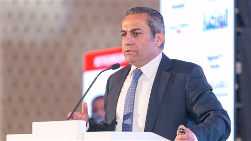 خالد عباس، فيتو