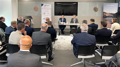 الملا من لندن: التعاون بين الحكومات والقطاع الخاص يدعم صناعة الطاقة