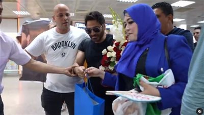 تامر حسني يعلق علي استقبال الجمهور التونسي له (فيديو)