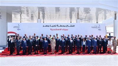 15 صورة ترصد افتتاح السيسي محطة 