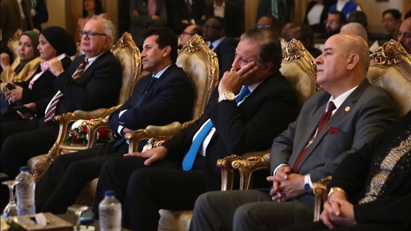 وزير الشباب والرياضة