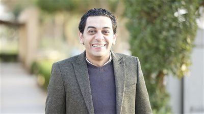 مصمم بوستر المهرجان القومي للمسرح: حاولت الحفاظ على الهوية البصرية