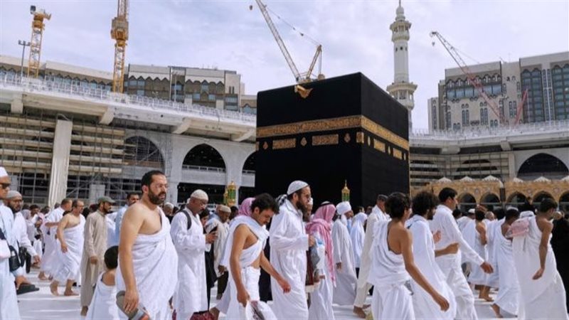 حكم الكلام أثناء