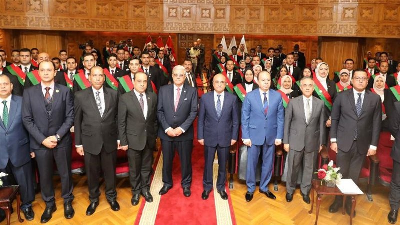 خلال اداء اليمين