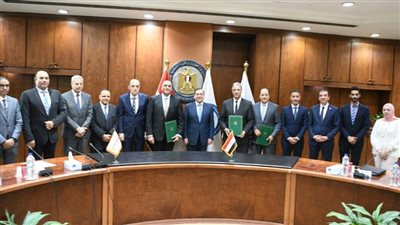 الملا يشهد توقيع مذكرة تعاون بين جهاز المشروعات وهيئة البترول وشركة إيجاس