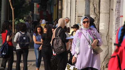 بدء توافد طلاب الثانوية العامة لأداء امتحان اللغة الأجنبية الثانية 