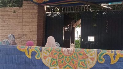  القلق يسيطر على أولياء أمور طلاب الثانوية العامة بمحيط لجان الإسكندرية (صور)