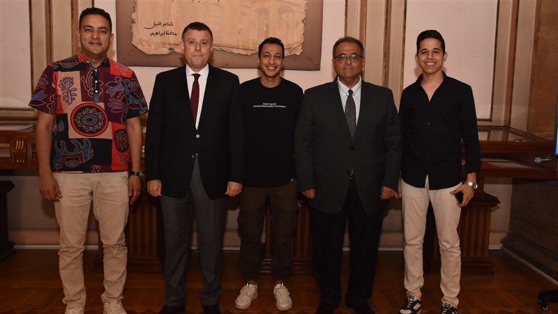 جامعة عين شمس، فيتو
