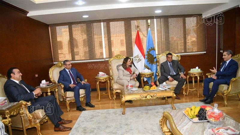 وزير التنمية المحلية