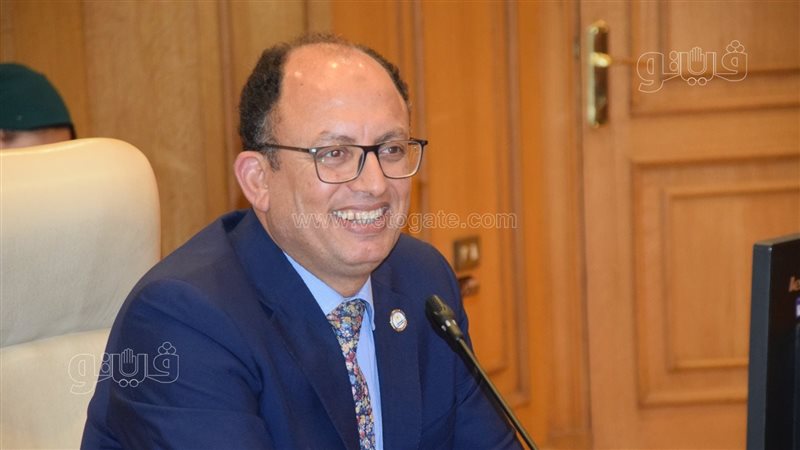  الدكتور السيد قنديل