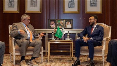 أيمن عبد الوهاب ووزير الرياضة السعودي يبحثان سبل تطويرالأولمبياد الخاص