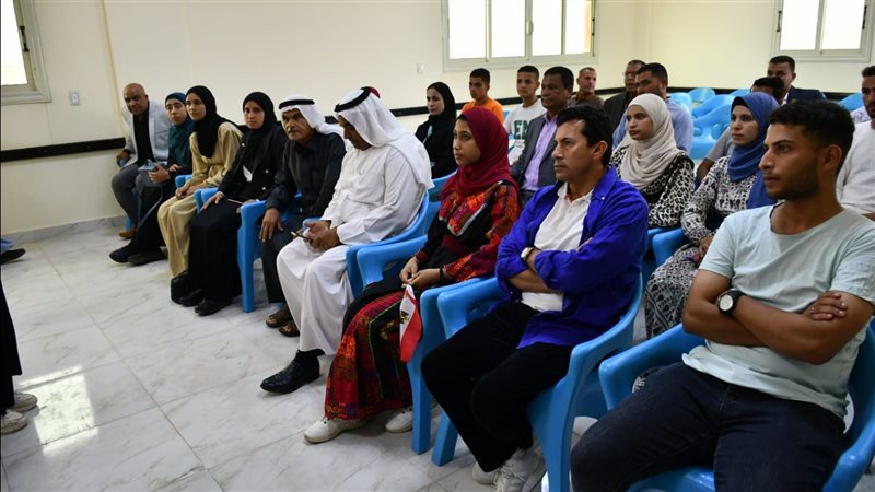 أشرف صبحي يفتتح معرض