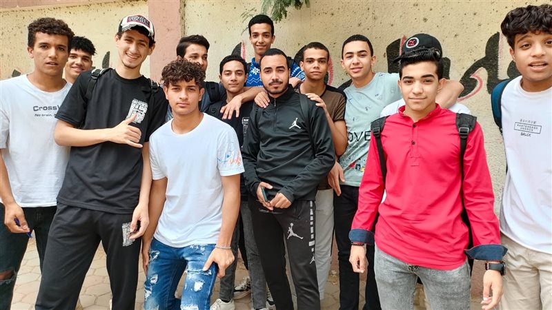 طلاب الثانوية، فيتو