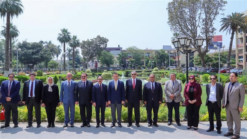 جامعة عين شمس، فيتو