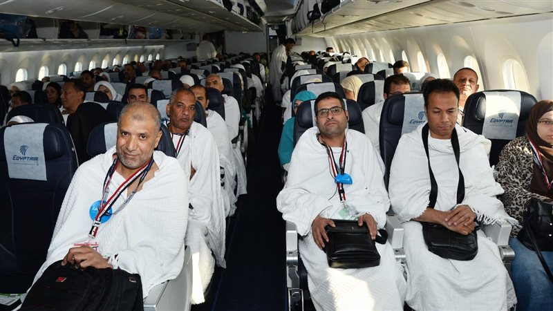 الحجاج في المطار