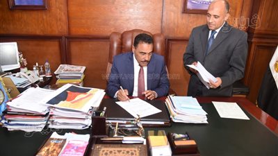 محافظ مطروح: قبول التحاق طالبات بمدرستي الكرامة ومجمع القصر 