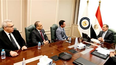  وزير البترول يستقبل شانون سلوكم الرئيس التنفيذى الجديد لشركة هاليبرتون العالمية