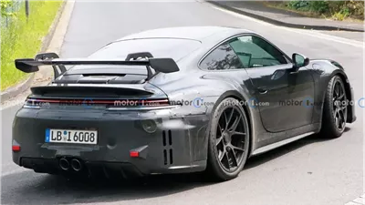 بورش تختبر سيارات 911 GT3 علي حلبة نوربورجرينج