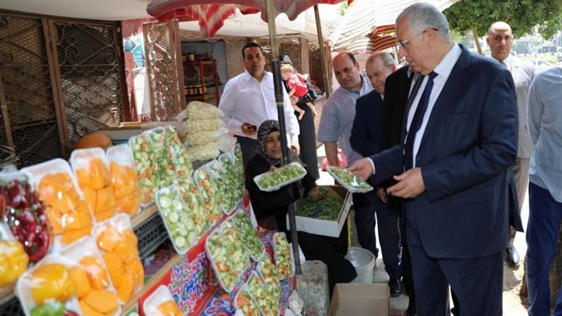وزير الزراعة يتفقد