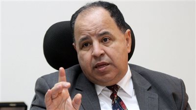  الجمارك تعلن وقف التعامل مع الشركات غير المسجلة بالفاتورة الإلكترونية أول يوليو.. ومزايا عديدة للمسجلين ضريبيًا وجمركيًا