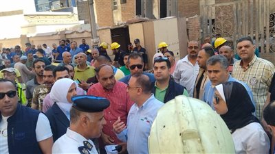 انفجار ماسورة غاز بمحيط عقار الإسكندرية المنهار (صور) 