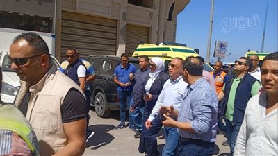 انهيار عقار 13 طابقا في الإسكندرية.. انفجار ماسورة غاز بموقع الحادث.. انتشال مصاب واستمرار البحث عن الضحايا (فيديو وصور) 