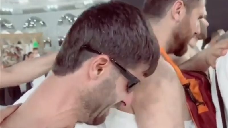 بكاء فاقدي البصر