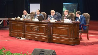 مجلس جامعة القاهرة يقر تعديلات بلوائح 7 كليات 