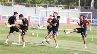 الأهلي يستأنف تدريباته استعدادا لمواجهة البنك في الدوري | صور