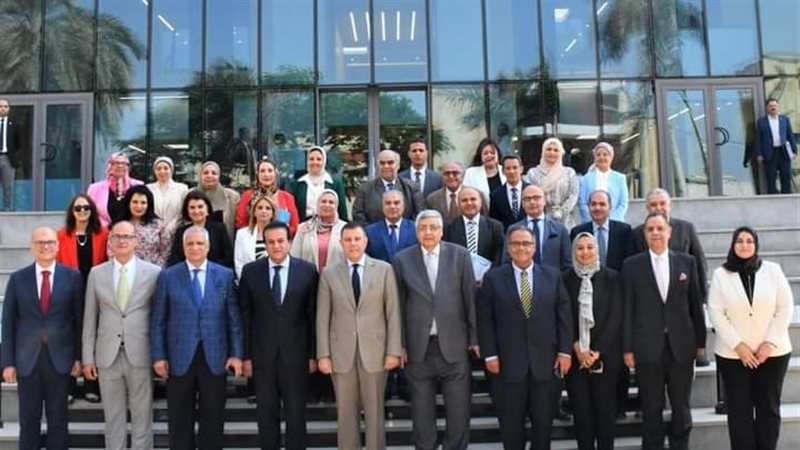 جامعة عين شمس، فيتو