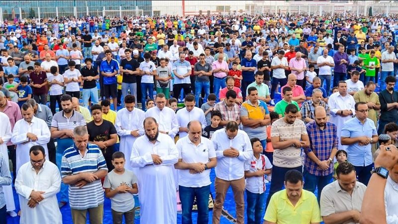 حكم التهليل والصلاة