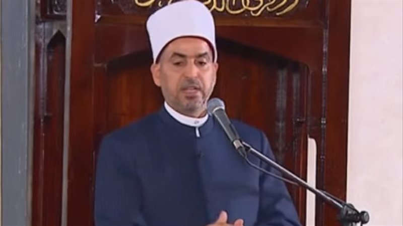  أمام وخطيب مسجد