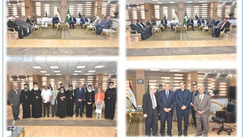 المحافظ يستقبل المهنئين