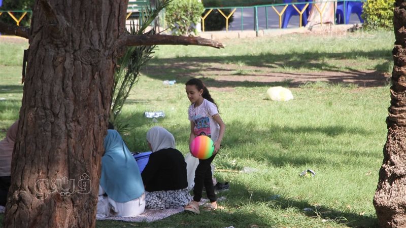 اللعب بالكرة في الحديثة