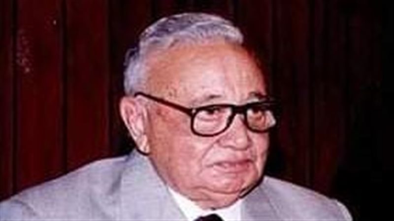 ثروت عكاشة 