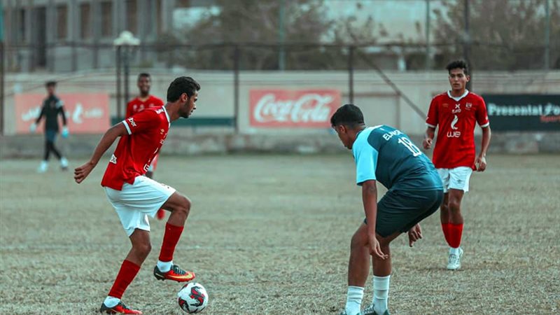 لاعبي فريق الشباب