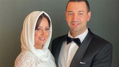هل اقترب الطلاق.. حقيقة الخلافات بين حلا شيحة ومعز مسعود 