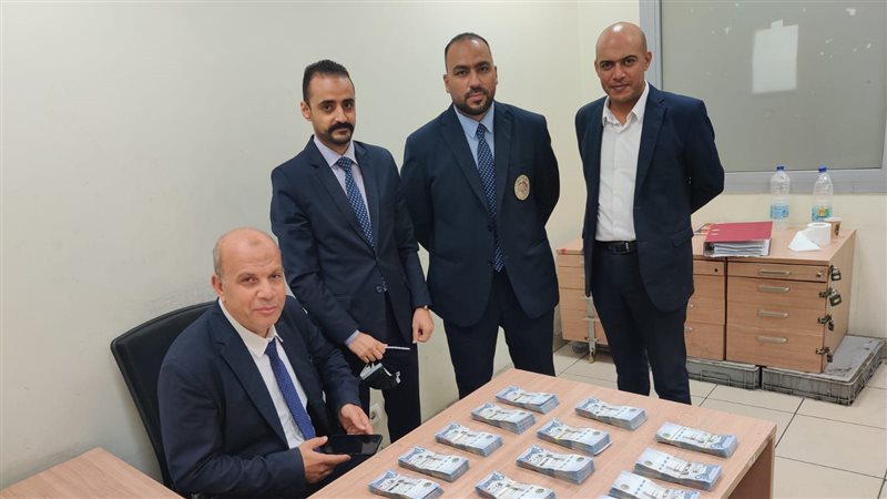 المضبوطات بحوزة رجال