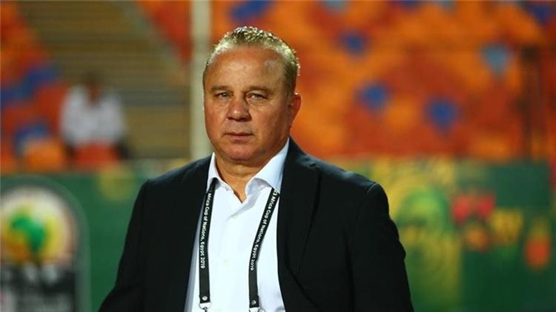 شوقي غريب مدرب المنتخب