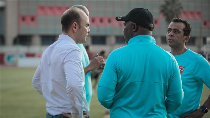 طبيب الاهلي مع موسيمانى