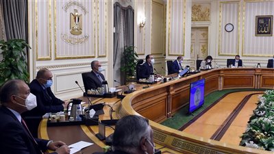 مدبولي يكلف المحافظين بمتابعة موقف تلقي لقاحات كورونا